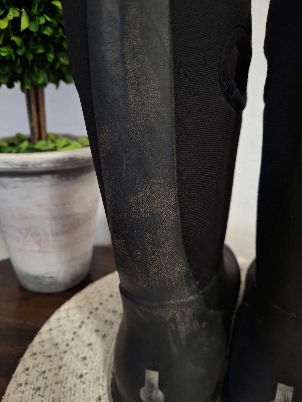 Bogs Black Pull-On Rain/Snow Boots Size 2.